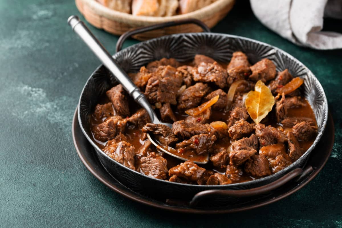 Stok Makanan di Bulan Puasa, Sie Reuboh Daging Rebus asal Aceh