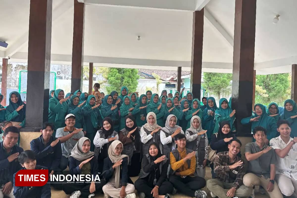 Mahasiswa KSM-T UNISMA Gelar Pelatihan Pembuatan Cookies Daun Kelor Bersama Ibu PKK Desa Wringnsongo