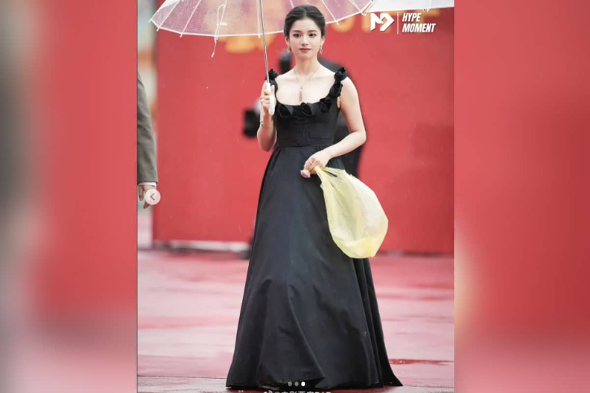 Kresek Kuning Zhang Jingyi Sempat Bikin Heboh Seharga 26 Juta, Ini Faktanya