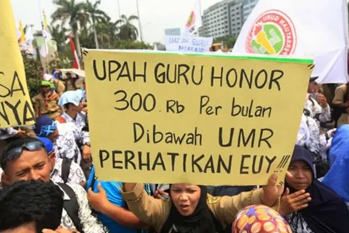 Gaji Guru Tertinggi (Bukan) di Indonesia