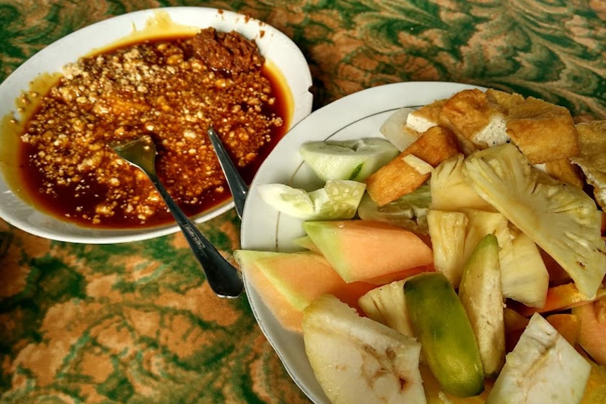 Segar Menggoda, Ini 5 Rujak Manis Favorit yang Wajib Coba di Malang