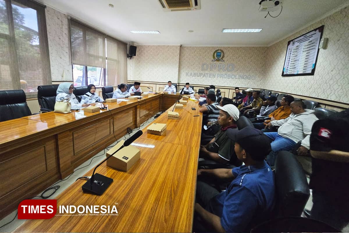 60 Warga Desa Gunggungan Kidul Datangi DPRD Probolinggo, Tuntut Hak dari Kerja Sama Sengon Perhutani