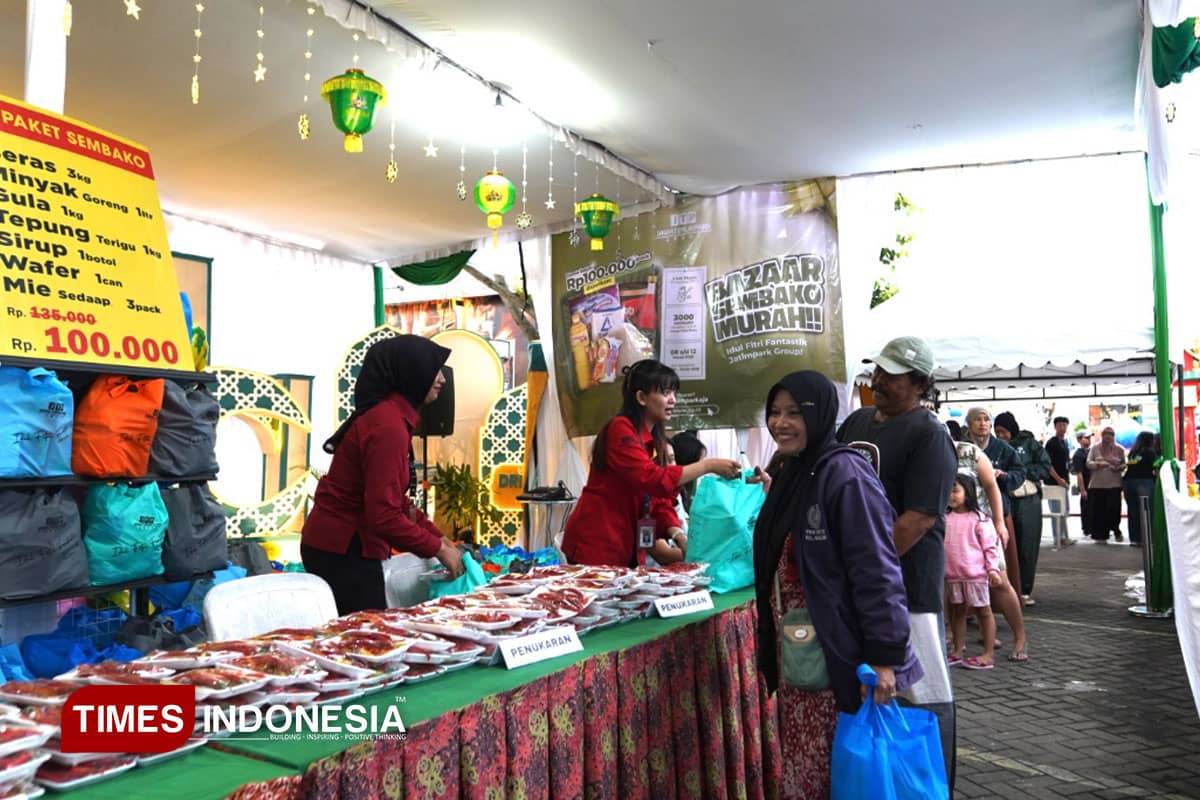 Pesona Idul Fitri di Kota Batu, Jatim Park Group Bagikan 3.000 Paket Sembako untuk Warga