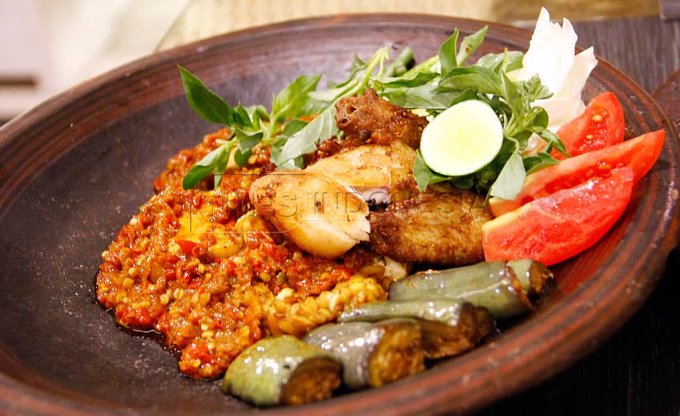 Lalapan Bisa Jadi Makanan Sehat, Tapi Perhatikan Hal Ini