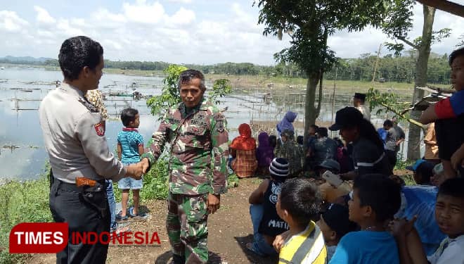 Memberi Makan Ikan, Nelayan ini Tenggelam di Waduk