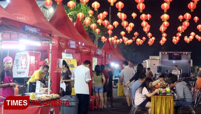 Kemeriahan Cap Go Meh di Night Market G Walk Citraland Surabaya
