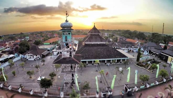 Menilik Keelokan Masjid Bersejarah Peninggalan Wali Songo