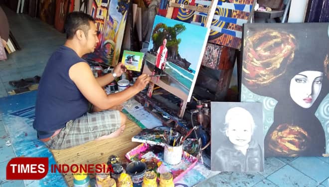 Lukisan Foto Wajah Sendiri Digemari Wisatawan di Bali