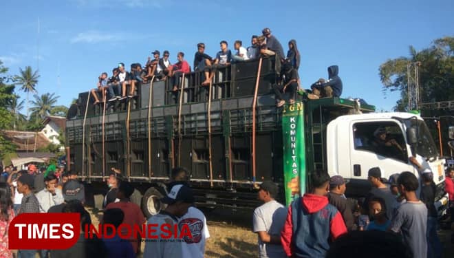Ribuan Warga Tonton Lomba Sound System di Lapangan Sumbersewu Banyuwangi