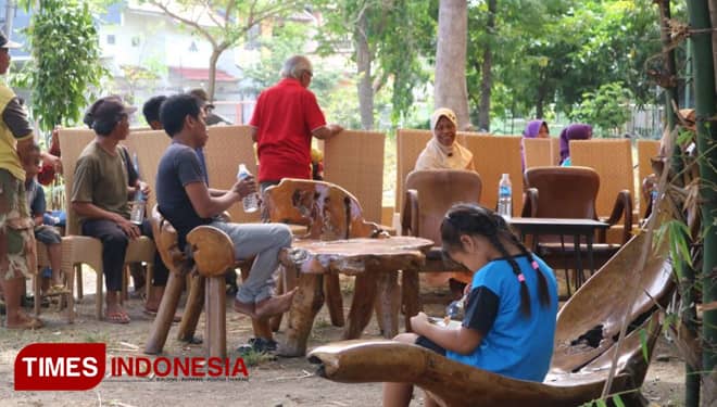 Ratusan Dhuafa Nikmati Makan Siang Sarat Gizi di Warung Galena