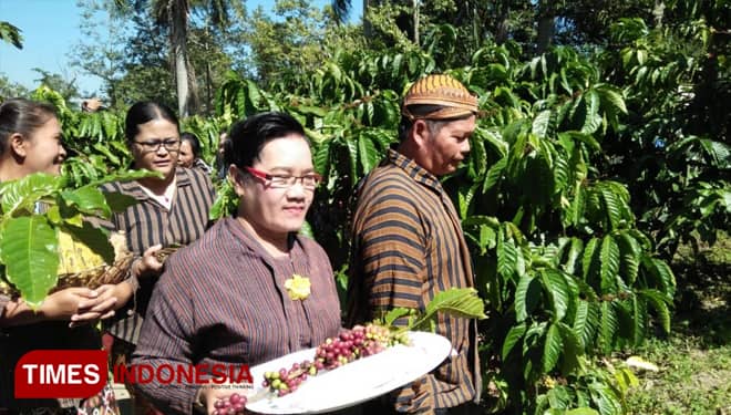Begini Sakralnya Ritual Manten Kopi Blitar di Keboen Kopi Karanganyar