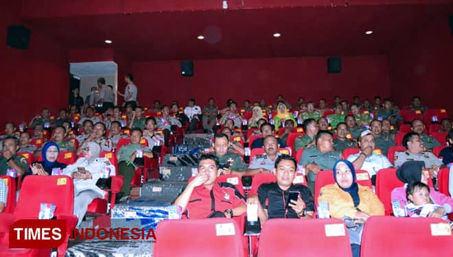 Polres Pasuruan Gelar Nobar Film "22 Menit"