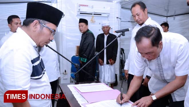 Bupati Lombok Utara Lantik Pejabat Eselon III di Dalam Kontainer
