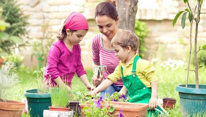 Lima Manfaat Berkebun untuk Anak-Anak