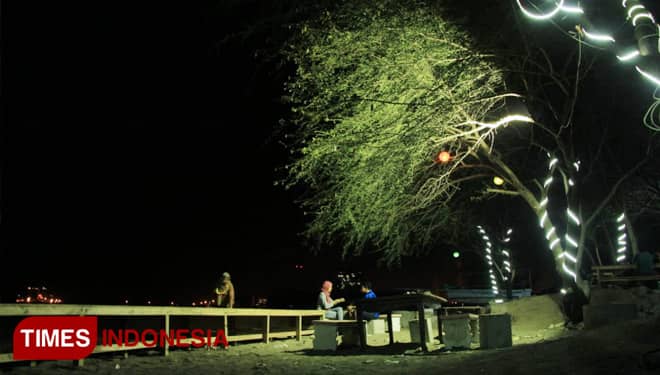 Suasana Malam di Pantai Bohai Probolinggo, Hadirkan Romantisme Wisata Bahari