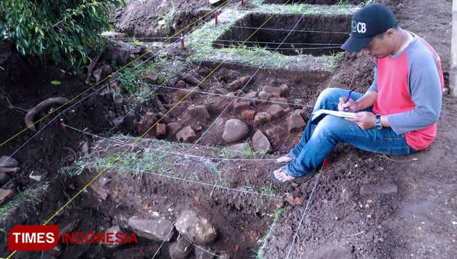 BPCB Trowulan Temukan Candi di Songgokerto