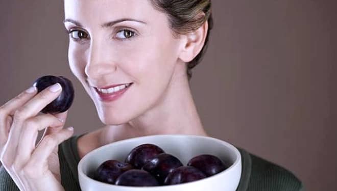 Empat Cara Makan Buah Plum untuk Program Diet Sehat