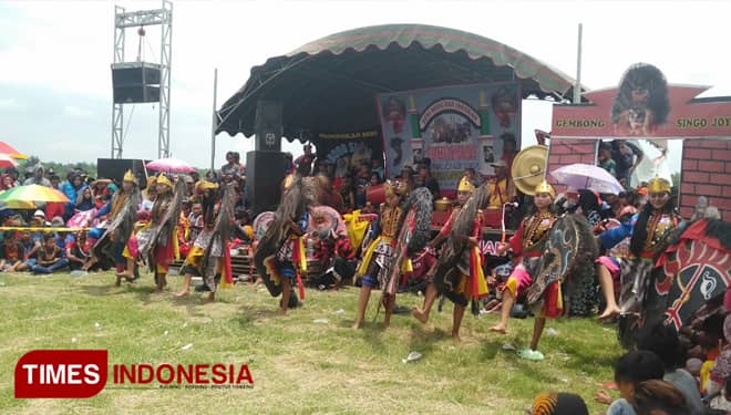 Rayakan Tahun Baru, Masyarakat Bojonegoro Gelar Pentas Reog dan Jaranan