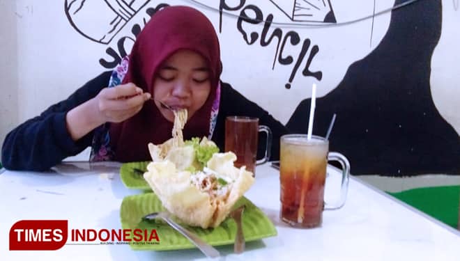 Cafe Mie Nangis Serves Spicy Noodles to the Spiciest. Dare to Try?