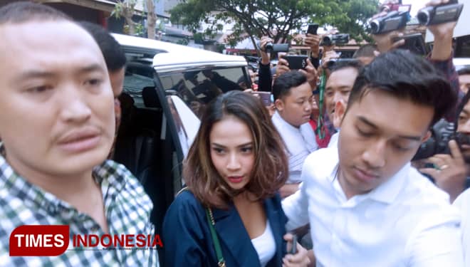 Dua Kali Mangkir Soal Prostitusi Online, Vanessa Angel Datangi Polda Jatim