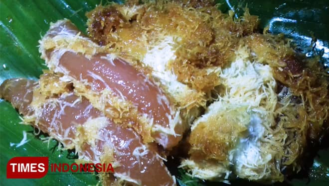 Established Since 1935, Kue Putu Lanang Became a Legendary Snack in Malang