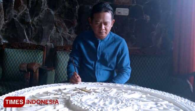 Kaligrafer Pembuat Ornamen Kaligrafi Langganan Takmir Masjid