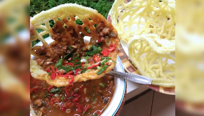 Sensasi Asin Gurih Kerupuk Mie Banjur, Makanan Khas Ramadhan ini Patut Dicoba