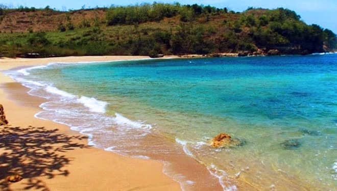 Ombak Pantai Wisata Pangi Blitar Telan Korban, Dua Wisatawan Belum Ditemukan