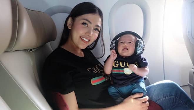Bayi Menangis di Pesawat, Ini yang Harus Dilakukan
