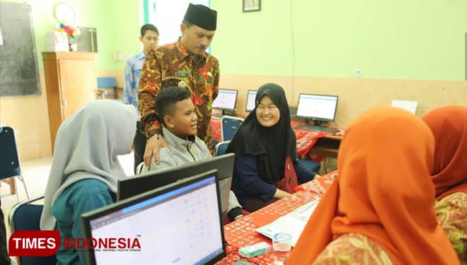SMA di Kota Madiun Tetapkan Harga Seragam Sekolah, Wakil Kepala Sekolah: Sifatnya Tidak Wajib