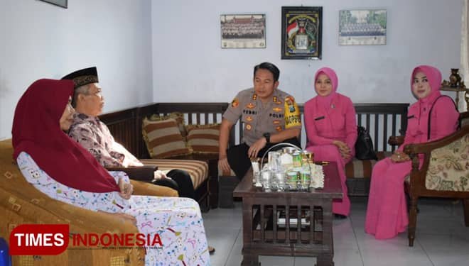 Sambut HUT Ke-73 Bhayangkara, Kapolres Bondowoso Sambangi Purnawirawan Polri