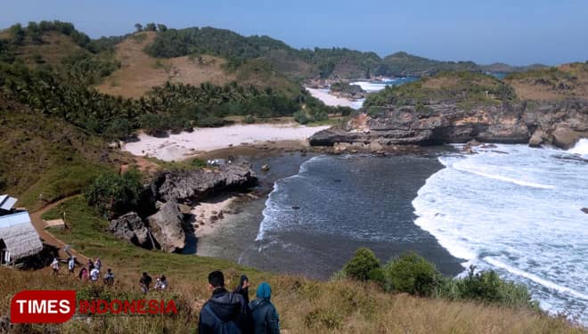 Wow, Pantai Kasap Pacitan Tawarkan Keindahan Seperti Raja Ampat