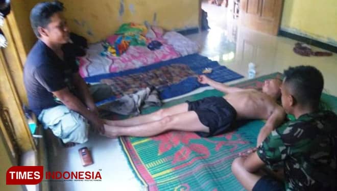 Layanan Spesial Tukang Pijat untuk Satgas TMMD Kodim Tegal