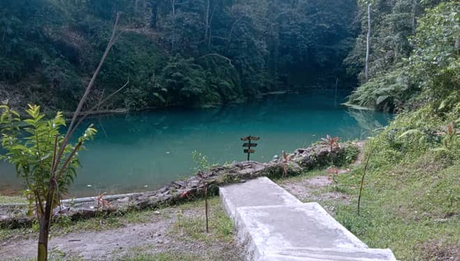 Danau Biru di Lembah Surga Hutan Lindung Nuraksa