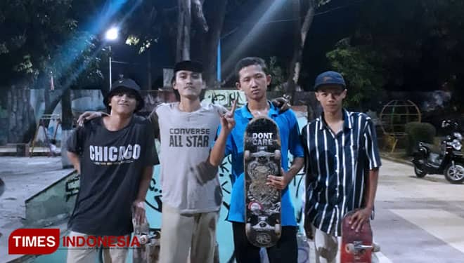 Taman Bantaran Kota Madiun Jujukan Latihan Skateboard