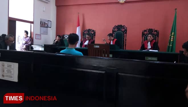 Kasus Penganiayaan, Bos Tempat Hiburan Maskot Banyuwangi Jalani Persidangan