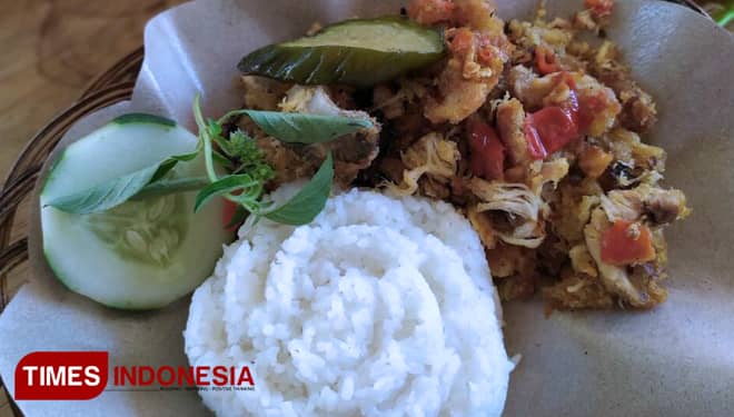 Pedasnya Ayam Geprek Mak Cempluk di Magetan Bikin Ketagihan
