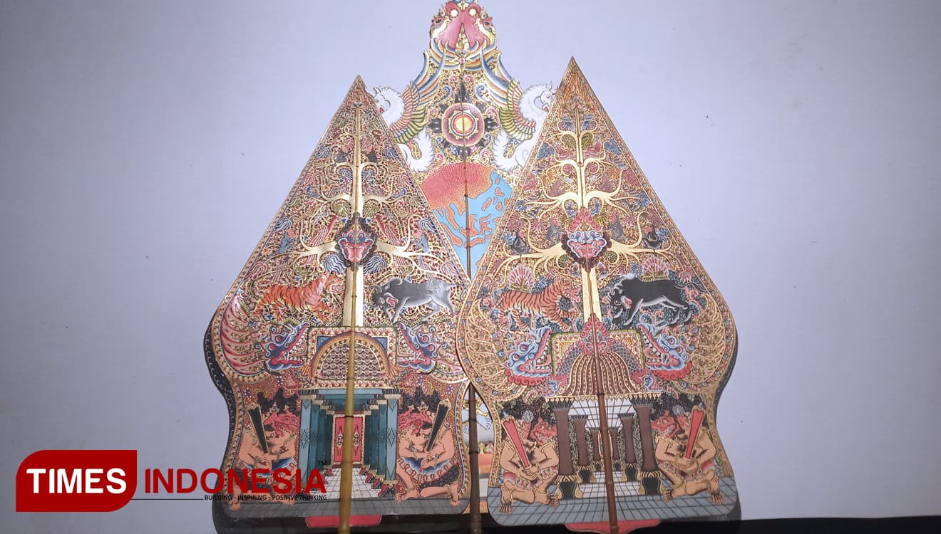 Lakon Wayang Kulit “Sumilak Pedut Wiratha” Hibur Warga Tuban Bumi Wali Semalam Suntuk