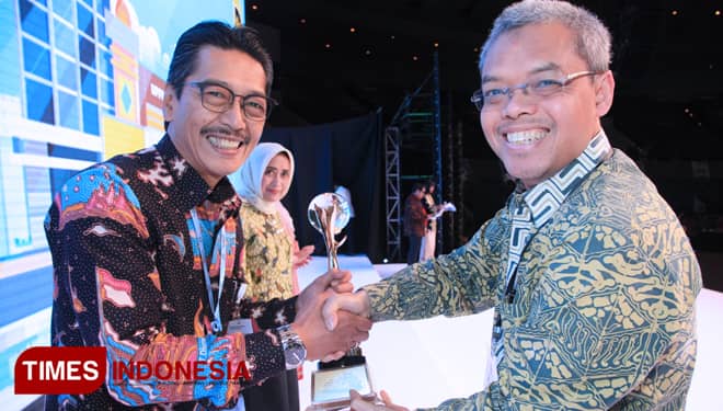 PT Dharma Lautan Utama Dinobatkan Sebagai Perusahaan Angkutan Penyeberangan Terbaik
