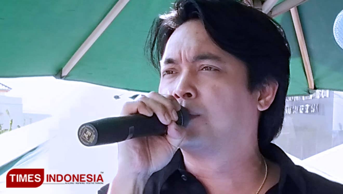 Donnie Ada Band Puji Suara Merdu Kapolres Probolinggo