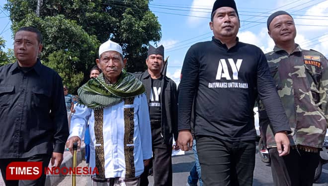 Diarak Kiai dan Santri, Achmad Yazid Daftar Bacabup Banyuwangi