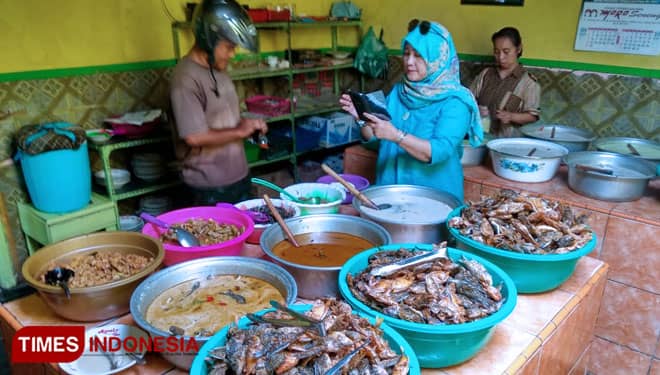 Uang Sepuluh Ribu, Makan Iwak Kali Sepuasnya di Warung Mak Ti Blitar