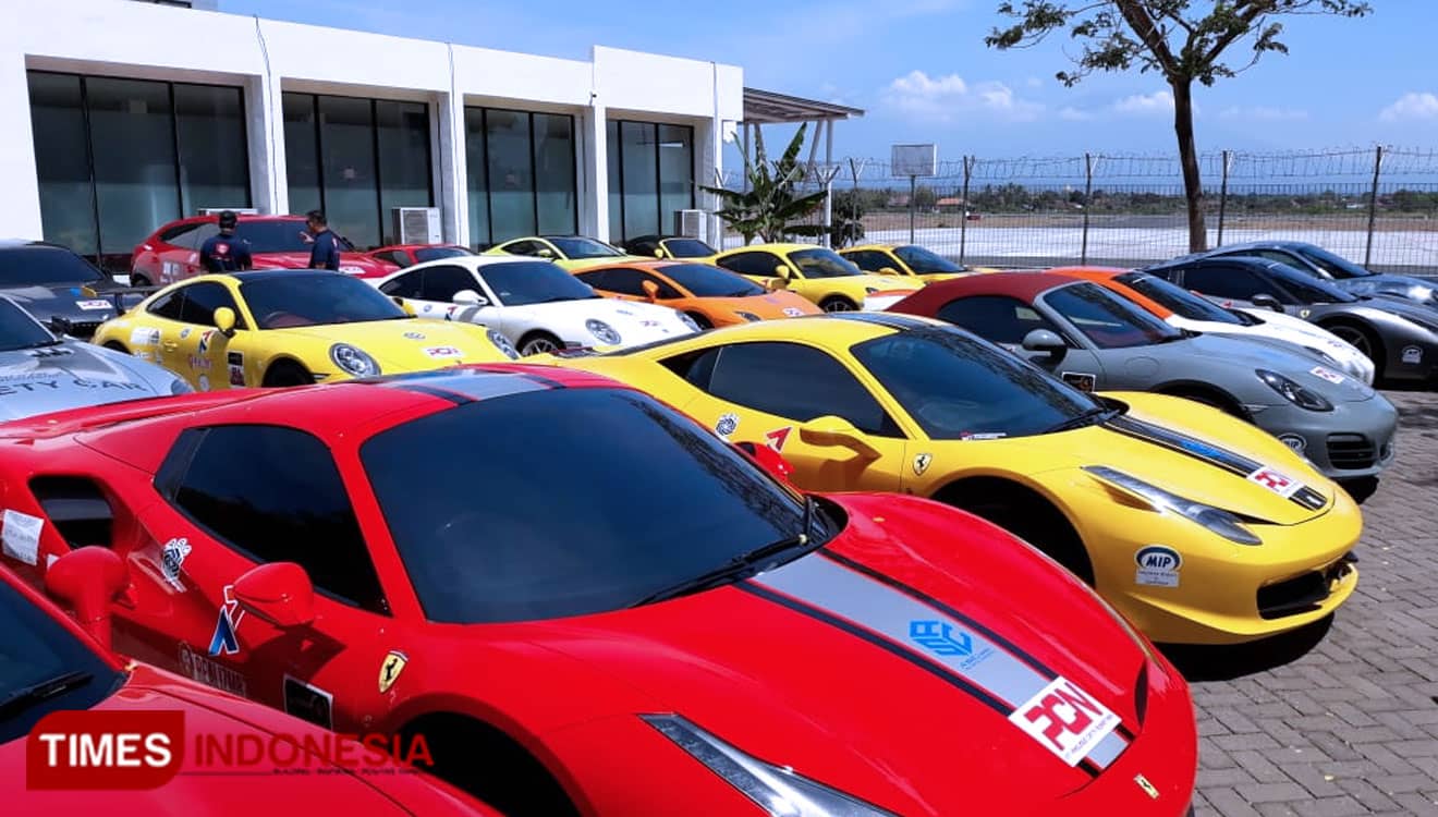 Wow! Puluhan Supercar Jelajahi Destinasi Wisata Banyuwangi