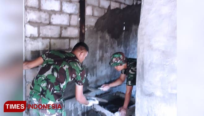 RTLH Rumah Mbah Painem Semakin Dikebut Pengerjaannya oleh Satgas TMMD 106