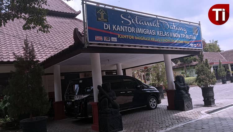 Kantor Imigrasi Kelas II Non TPI Blitar Deportasi 12 WNA Sepanjang 2019