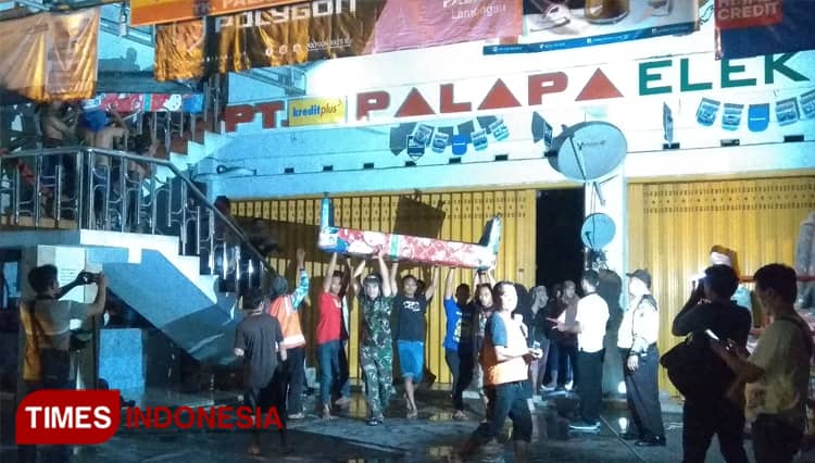 Kebakaran Melanda Toko Palapa Elektronik Lamongan