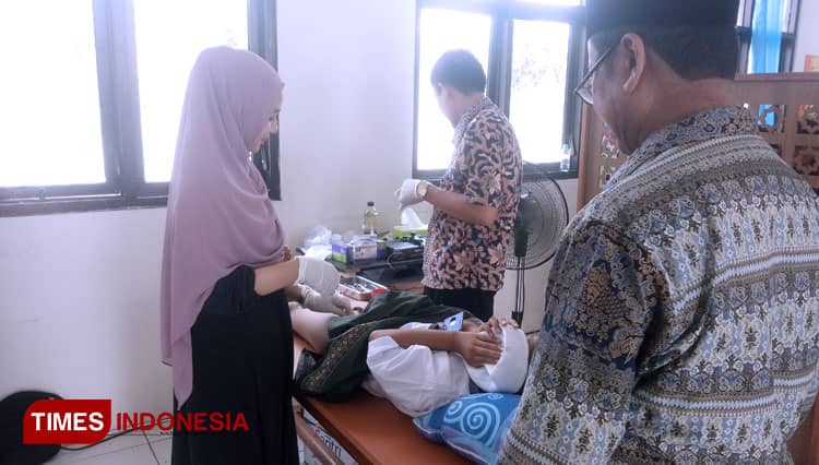 Masjid Ar-Royyan Jombang Menggelar Sunatan Massal untuk 100 Anak