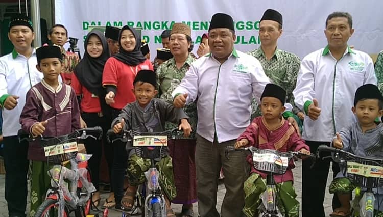 Alfamart dan Lazisnu Surabaya Gelar Khitan Massal