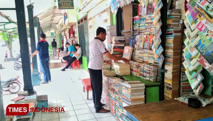 Murah dan Bisa Tukar Tambah, Keunikan Pasar Buku Wilis Kota Malang