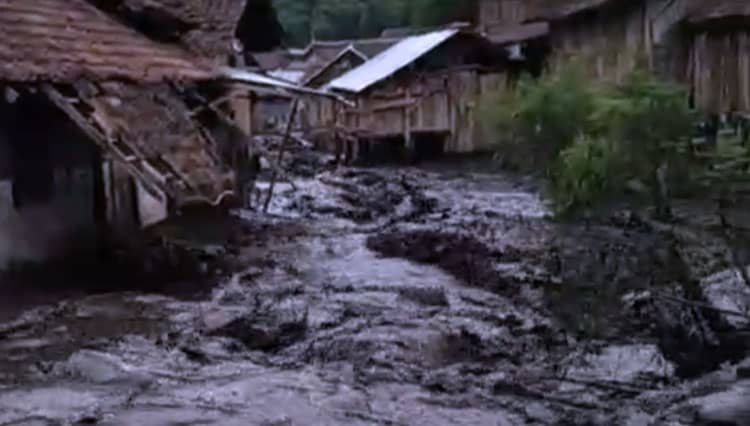 Banjir Bandang Melanda Sempol Bondowoso